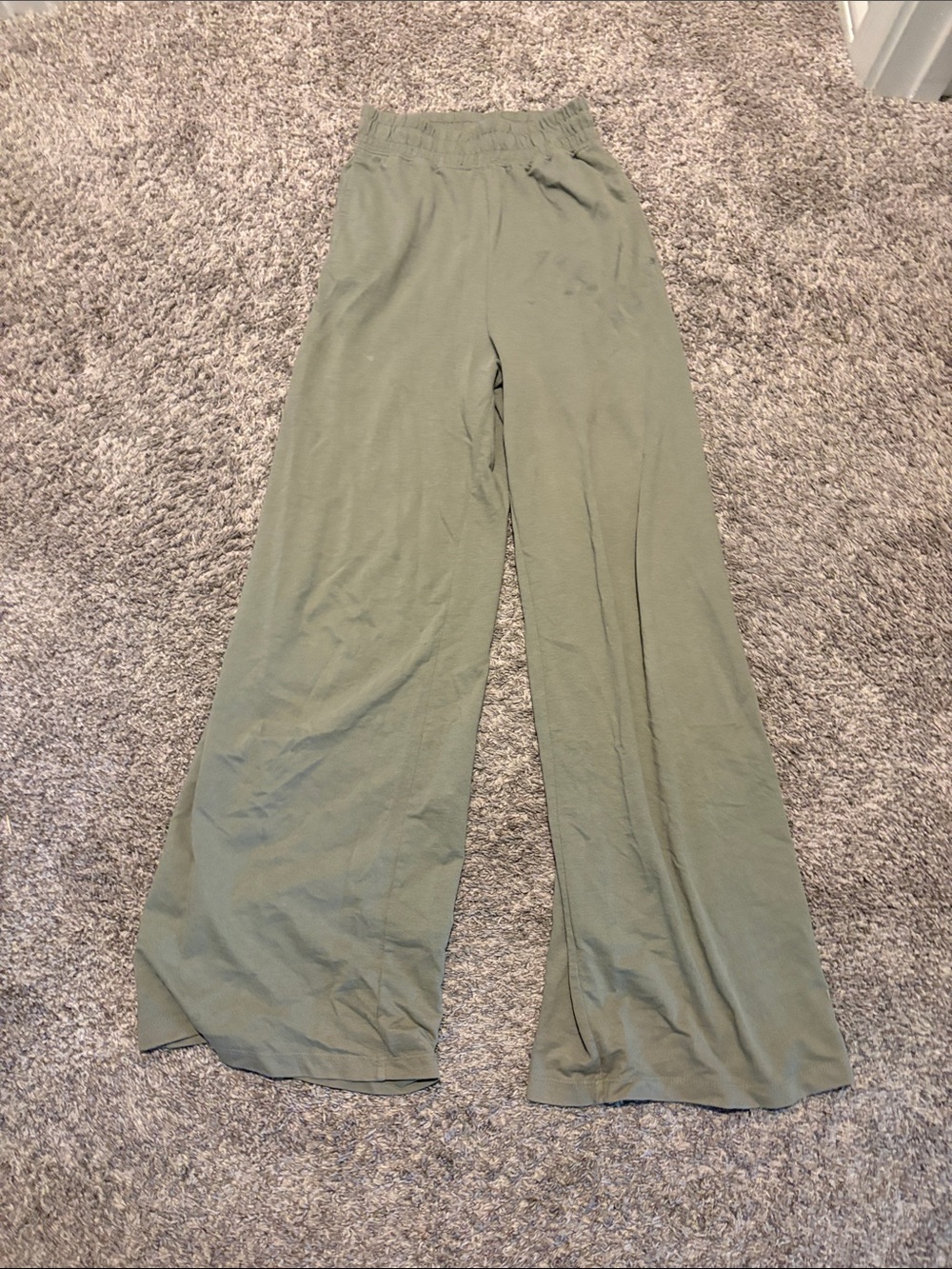 DIVIDED Wide-Leg Lounge Pants in Olive